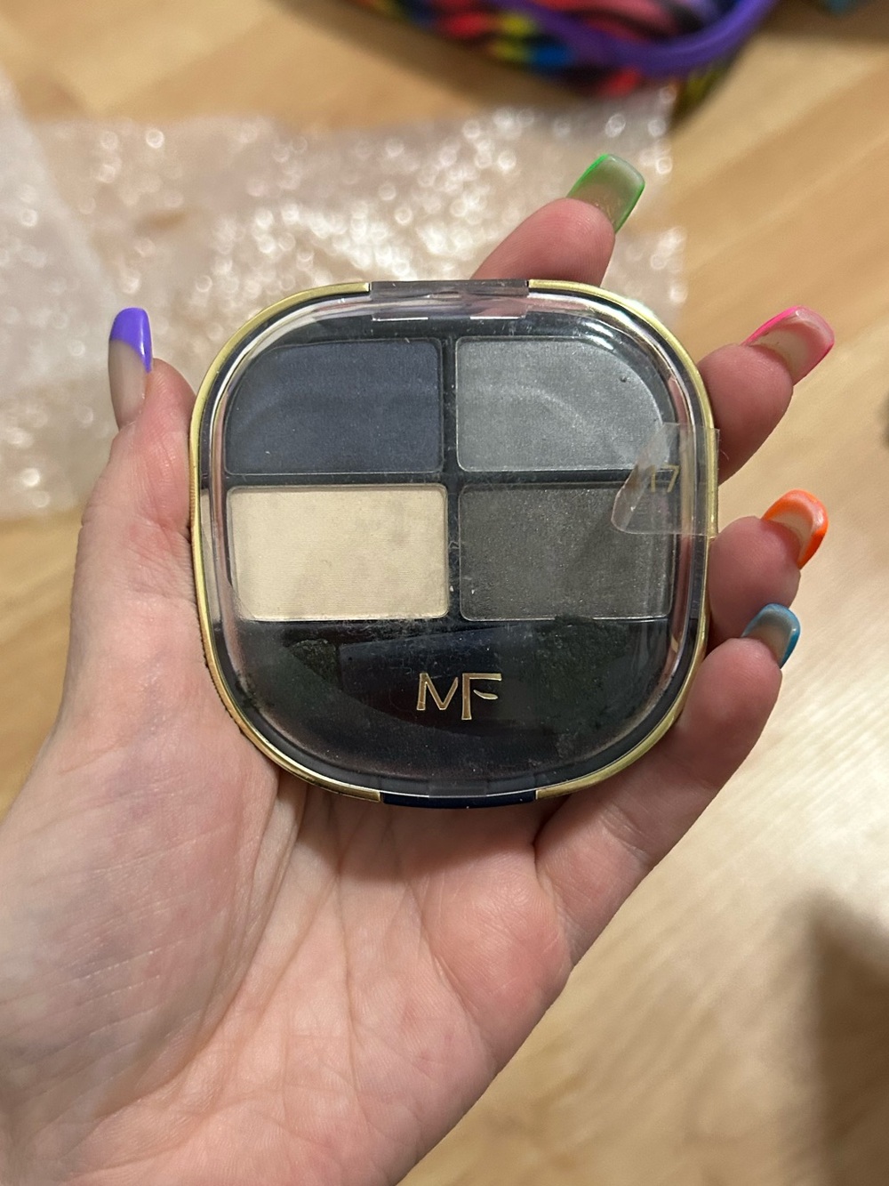 Max Factor Neutral Eyeshadow Quad — Gray & Cream Smoky Palette